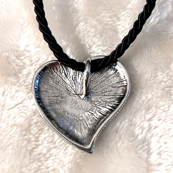 NWOT ♥️ LIA SOPHIA 15” RED & SILVER HEART PENDANT ON BLACK ROPE CHAIN NECKLACE - Picture 5 of 11